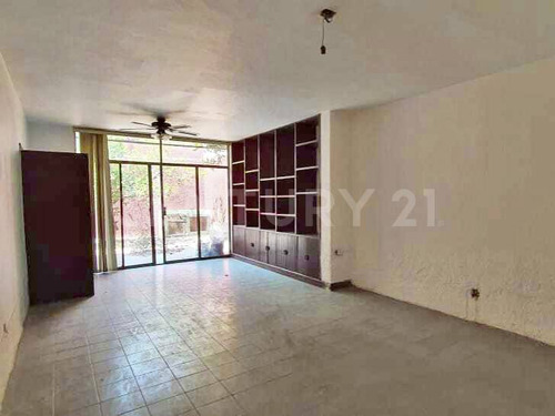 Casa En Venta Ideal Para Inversión, Vallarta Poniente, Guadalajara.