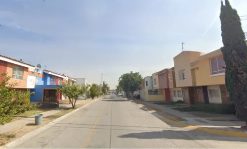 Casa En Venta En Parques De Tesistan Jalisco. Sh05