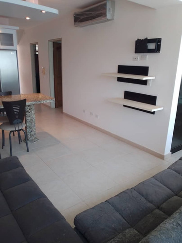 Apartamento De Oportunidad Remodelado, Piso 2, Urb. Puerto Encantado, Resid. Aqua, Higuerote
