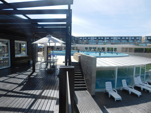 Imagen 11 de 14 de Monoambiente Lindabay 2/4pax Vista De Frente Al Mar - Vacaciones De Invierno - Spa - Saunas - Piscina Climatizada - Recreación Infantil
