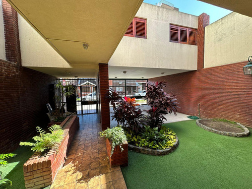 Excelente Casa Chalet En Wilde Centro - 277 M2 Cubiertos.