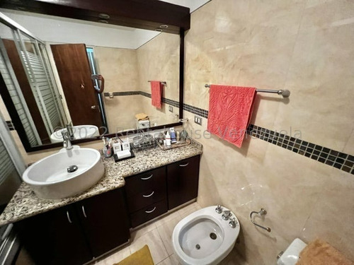 Imagen 10 de 12 de Town House En Venta En La Boyera