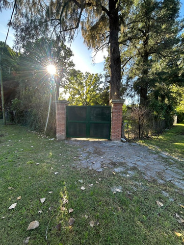 Venta Lote 220 M2, Parque Leloir Sobre La Calle Ombu Al 1900.