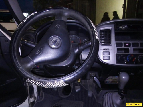 Imagen 13 de 15 de Nissan Urban Van Pasajeros