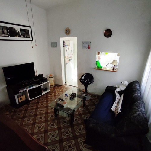 Casa, Mas 2 Aptos A Reciclar Con Entrada Lateral Mas Galpon