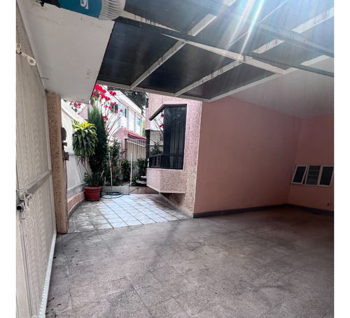 Casa Amplia, Con Acceso Restringido, Muy Cerca De Caseta De Vigilancia