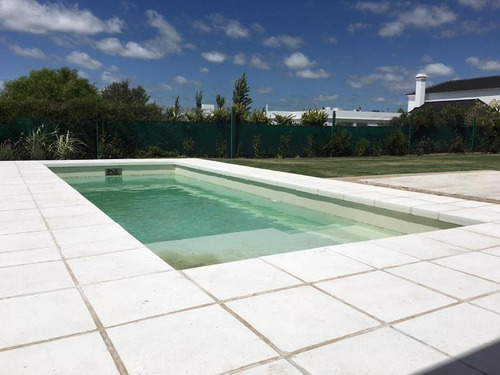 Imagen 8 de 30 de Casa En Venta De Una Planta 3 Dormitorios Quincho Y Pileta Cañuelas Country Golf