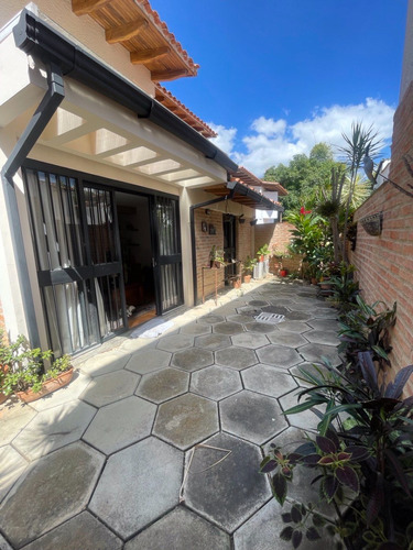 Casa En Venta Lomas Prados Del Este