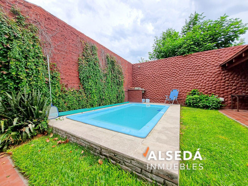 Casa En Venta Rosario Zona Sur Cochera, Jardin Y Pileta.
