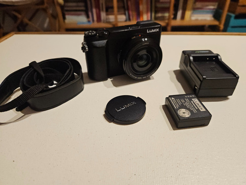 Camara Panasonic Lumix Gx80/gx85 Con Lente Lumix 20mm F1.7 Negro