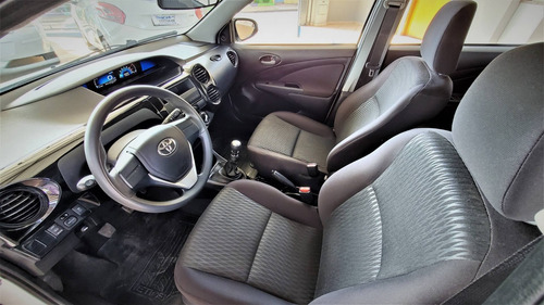 Imagem 5 de 11 de Toyota Etios 1.3 X 16v Flex 4p Manual