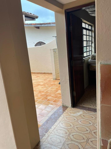 Casa Indaiá - Caraguatatuba/sp (bem Localizada)