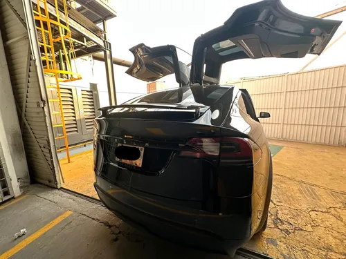 Tesla Model X 2024