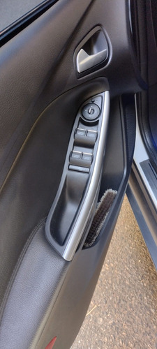Ford Focus III 2.0 Sedan Se Plus Mt
