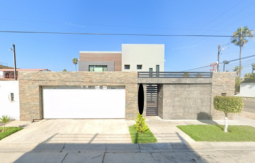 Casa En Venta Con Alberca Cerca A Plaza De Toros Monumental, En Playas De Tijuana