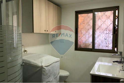 Casa Con Piscina, Quincho Y Cocina Renovada