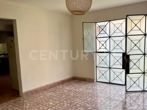 Casa De Una Sola Planta, A 2 Calles De Pacifico Y Miguel Angel De Quevedo