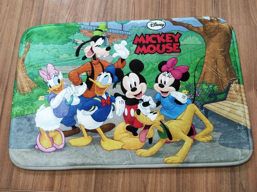 Imagem 2 de 3 de Tapete Infantil 60 X 40 Cm Mickey Disney