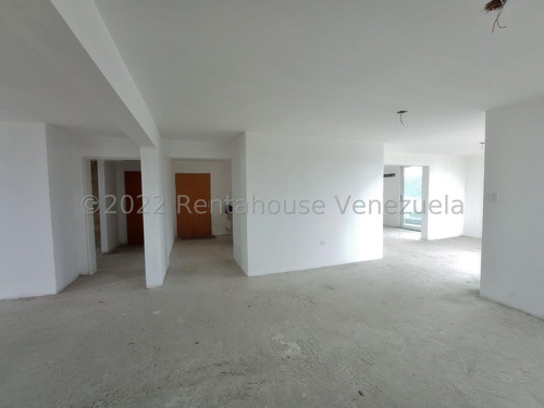 Apartamento Penthouse En Venta Obra Limpia Con Planta Electrica Jardin Piscina Cancha Tenis Planta Estef 24-5713