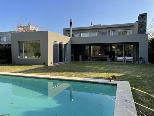 Imagen 27 de 30 de Excelente Casa Muy Moderna, Lote A Espacio Común, Increible Vista