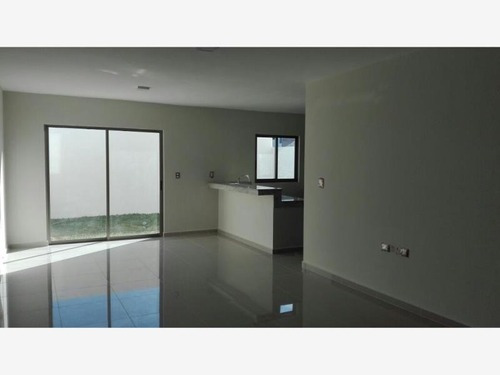 Imagen 2 de 12 de Casa Sola En Renta Fracc: La Rioja