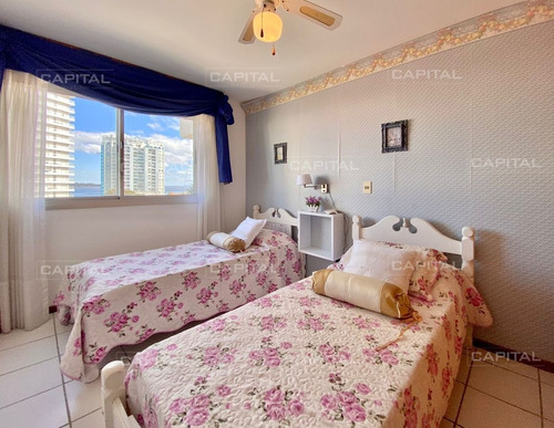 Imagen 7 de 16 de Apartamento De Dos Dormitorios En Venta, Playa Mansa, Punta Del Este. - Punta Del Este Mansa