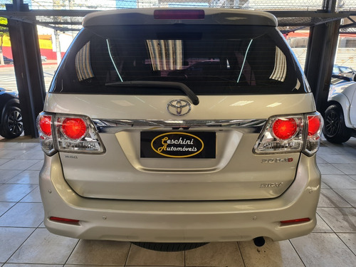 Imagem 5 de 13 de Toyota Sw4 Srv 3.0 Tdi 4x4 (5 Lugares) 2013