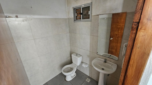 Local Comercial Ubicado Sobre Paralela Sur Ruta Interbalnearia Esquina Guillermo Pérez Butler, 45 M2 Con Explanada Frontal.