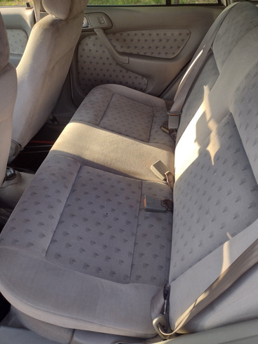 Imagem 4 de 11 de Volkswagen Gol 2001 1.8 5p