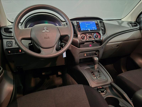 Mitsubishi L200 Triton 2.4 16v Turbo Diesel Outdoor Gls cd 4p 4x4 Automático