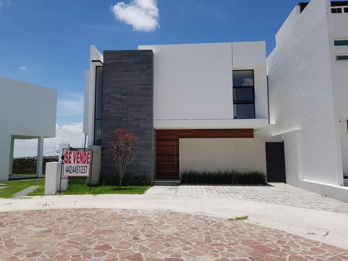 Se Vende Hermosa Casa En Cañadas Del Lago, 3 Recámaras, Estu