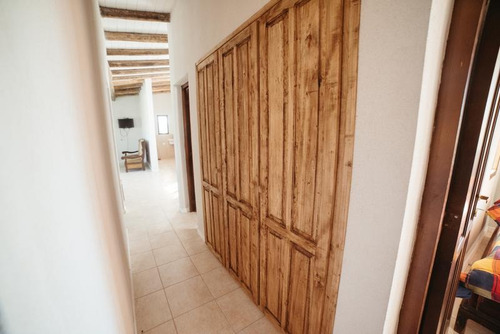 Imagen 21 de 30 de Hermosa Casa Con Viñedos Y Pileta - Miraviñas