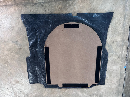 Tapete Para Cajuela Ford Fiesta Línea 2016 Con Soporte Mdf Negro