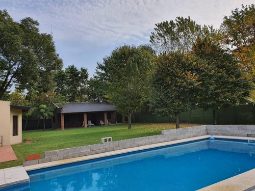 Casa 5 Amb En 2 Plantas, Lote 44x48. Barrio La Celia, Ezeiza
