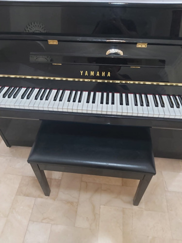 Piano Vertical Yamaha Gloss Negro (Usado)
