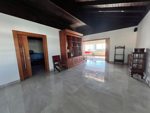 Alquilo Penthouse De 4 Habitaciones + Terraza En Bella Vista