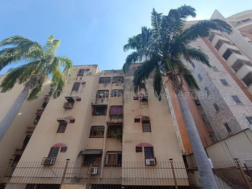Ecl Rent A House Vende Cómodo Apartamento Equipado En Maracay #24-18026