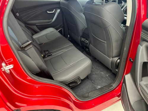 Imagen 16 de 19 de Lifan X70