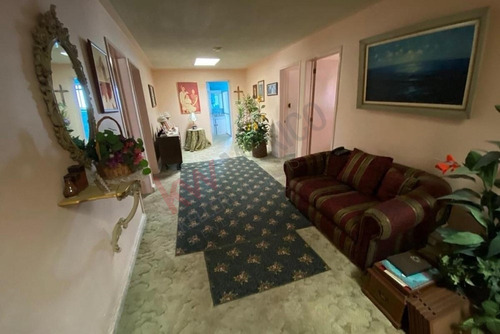 Casa En Venta En Querétaro ¡ Ideal Para Oficinas, Escuela O Cafeteria!