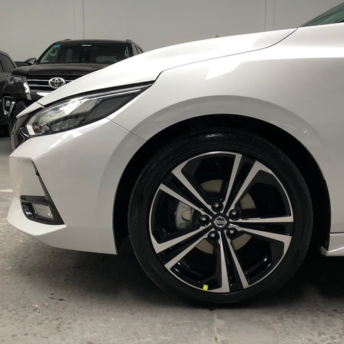 Imagen 5 de 20 de Nissan Sentra Sr Cvt Bitono Deportivo