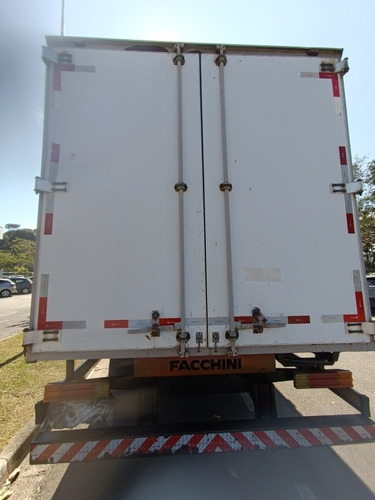 Imagem 4 de 25 de Caminhao Mb 710 Plus 2012