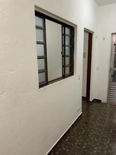 Casa De 3 Cômodos + Lavanderia Compartilhada