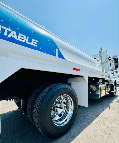 Pipa De Agua 10,000 Litros Camion Rabon Volvo Vnr 2019