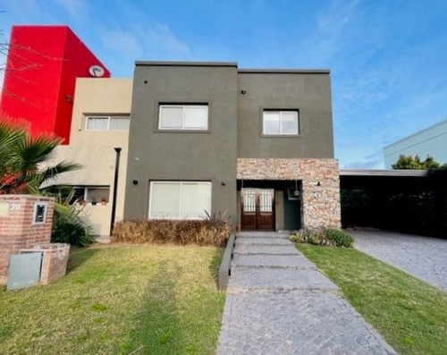 Imagen 2 de 20 de Casa En Venta En Grand Bourg