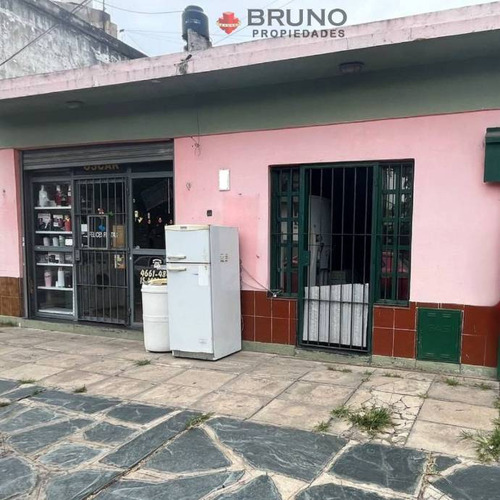 Local Con Vivienda En Venta En Ituzaingo Norte