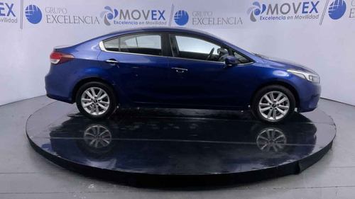 Imagen 6 de 15 de Kia Forte Sedan 2018 4p Lx, Tm6, Bl, F. Niebla, R-16