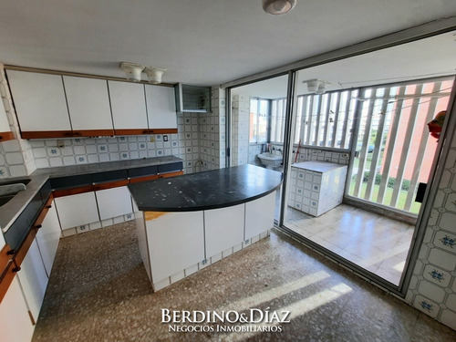 Imagen 8 de 20 de Apartamento Frente Al Mar En Playa Mansa De Punta Del Este- Ref: 1007