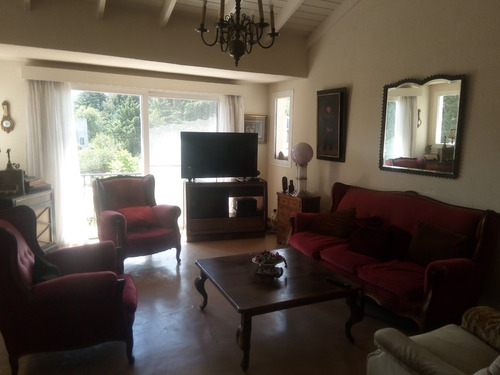 Casa De Diseño, Alta Gama, Moderna En La Cumbre