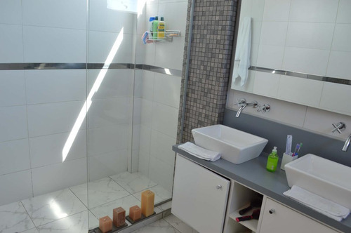 Depto En Duplex De 5 Ambientes Con Balcon Terraza 2 Cocheras Muñiz 500