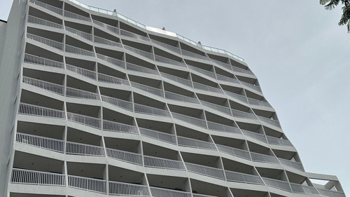 Venta De Cómodo Monoambiente A Estrenar En San Cristobal. . Cochera - Amenities